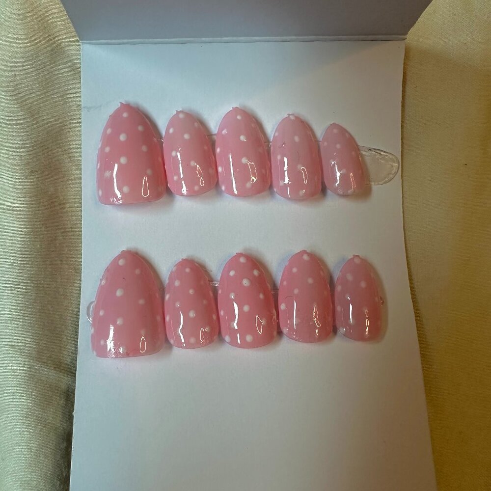 Basic pink and white polka dot spring press-on nails.